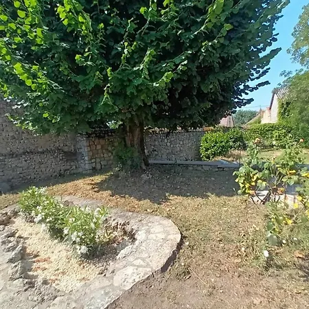 La Maisonnette De L Espace Themis, Piscine Partagee *