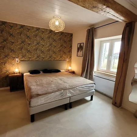 La Maisonnette De L Espace Themis, Piscine Partagee Villa Saint-Germain-de-Salles