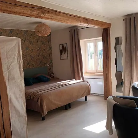 La Maisonnette De L Espace Themis, Piscine Partagee Villa